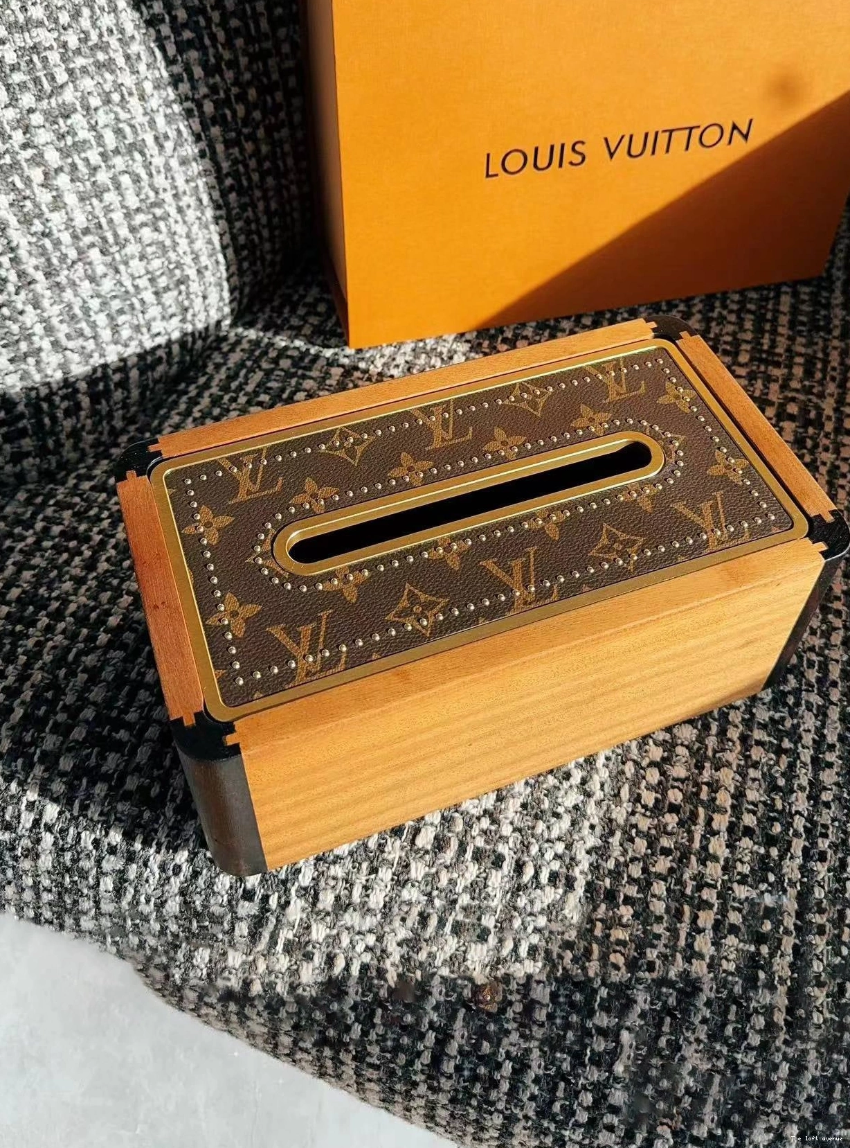 COVER CUSTOM LEATHER TISSUE BOX 0808